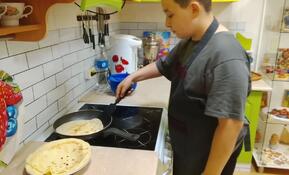 Наши ребята становятся настоящими мастерами блинного дела